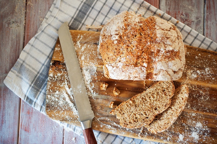 Celozrnný irský sodový chléb